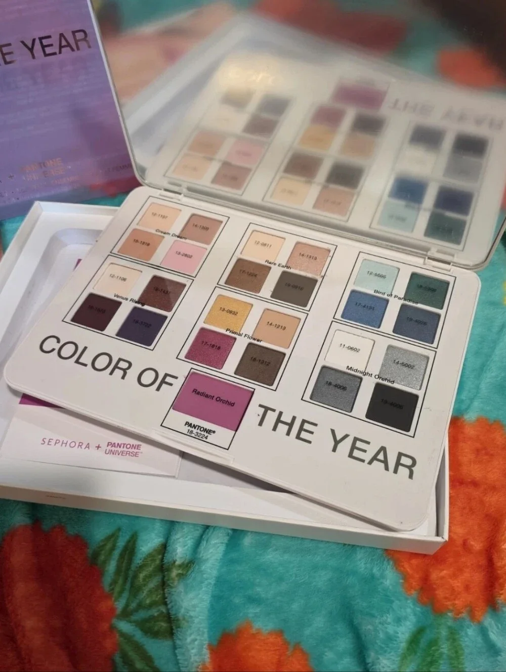 Sephora Pantone Femme Artistry Eyeshadow Palette Radiant Orchid NIB Collector